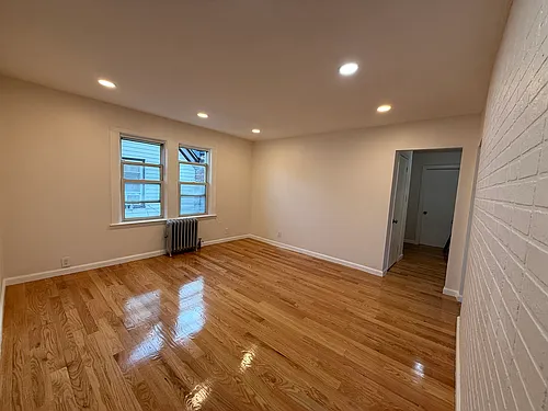 42 Bay 25 St #3 Photo 1