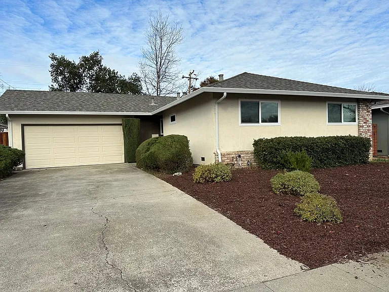 7547 Defoe Dr — Photo 1