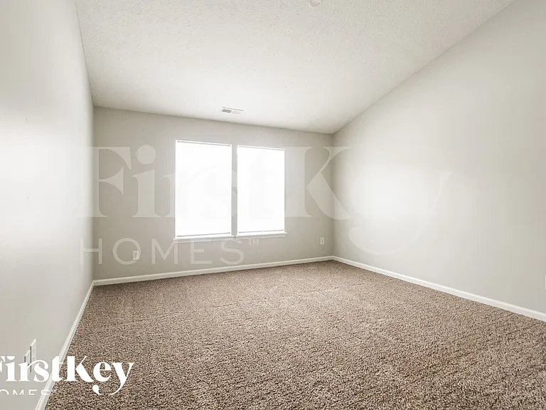 2283 Layton Park Ln — Photo 7