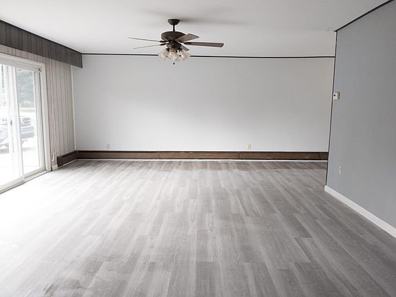3rd image of 610 Frost Dr