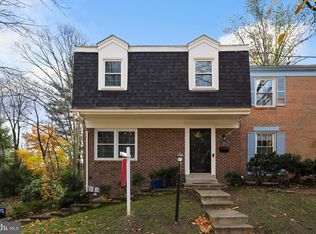 5815 Wyomissing Ct, Alexandria, VA 22303