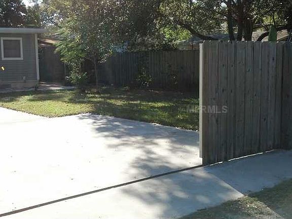 4th image of 751 46th Ave N