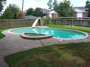 8507 Pines Place Dr, Humble, TX 77346