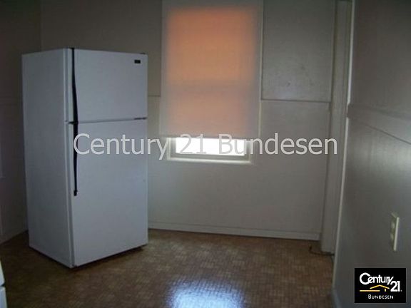 5th image of 217 Lakeville St APT 6