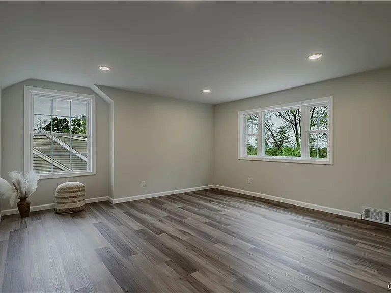 8 Terrace Hill Dr — Photo 44