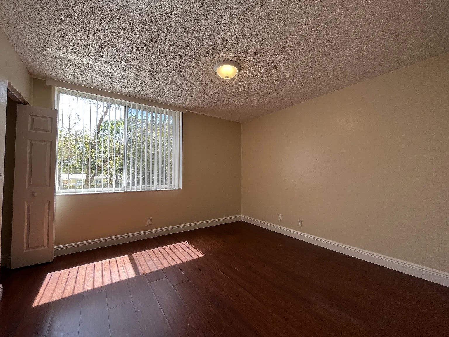Windward Lakes 4015 #D212 "Best Handy & Cool... - 499 — Photo 3