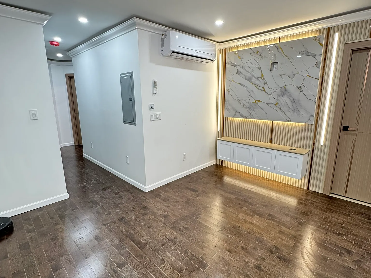 2 bed, $2,500 — Photo 2