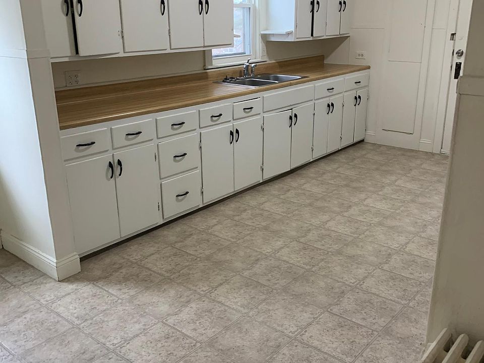 1st image of 9 Jefferson St #2