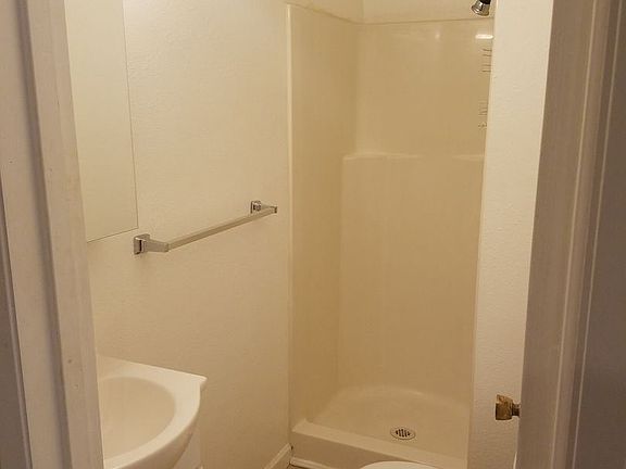 4th image of 5037 Brooklyn Ave NE APT 2