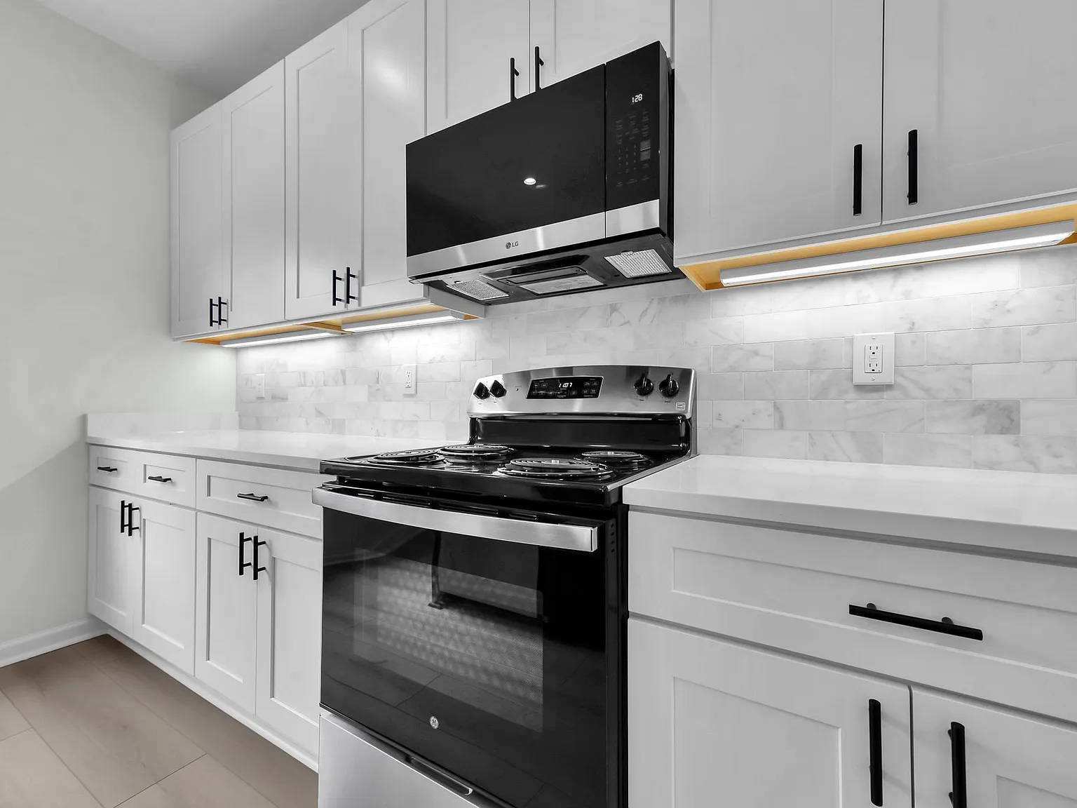 5 bed, 1700 sqft, $4,500 — Photo 3