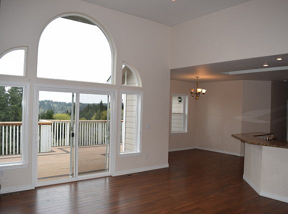 2nd image of 1505 Farview Dr