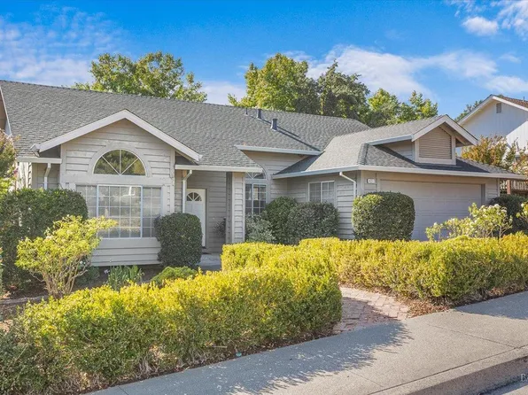 421 Tee Drive, Healdsburg, CA 95448