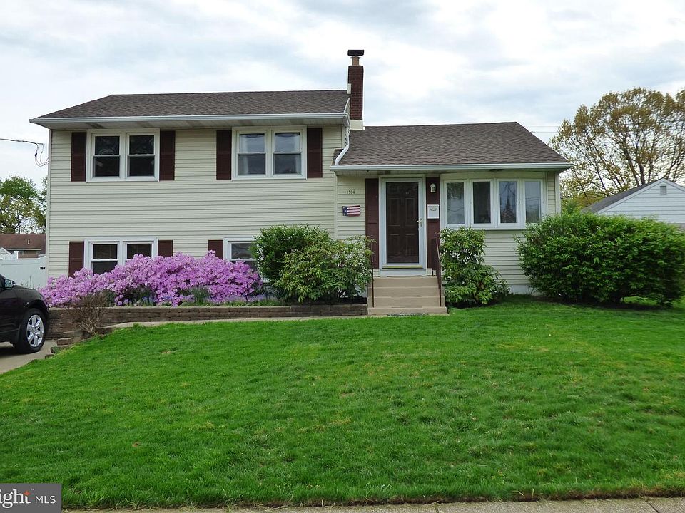 1st image of 1304 Dewson Ln