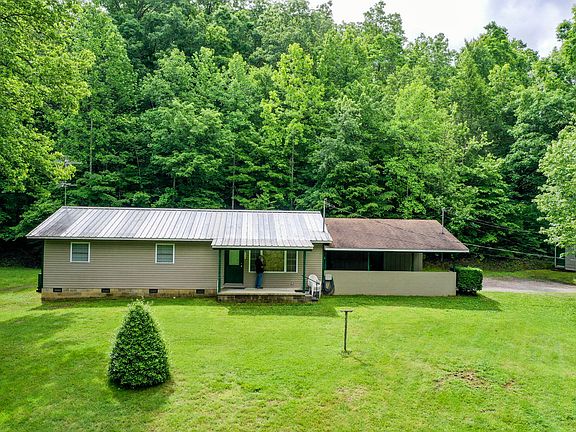 2nd image of 840 Seaton Ln