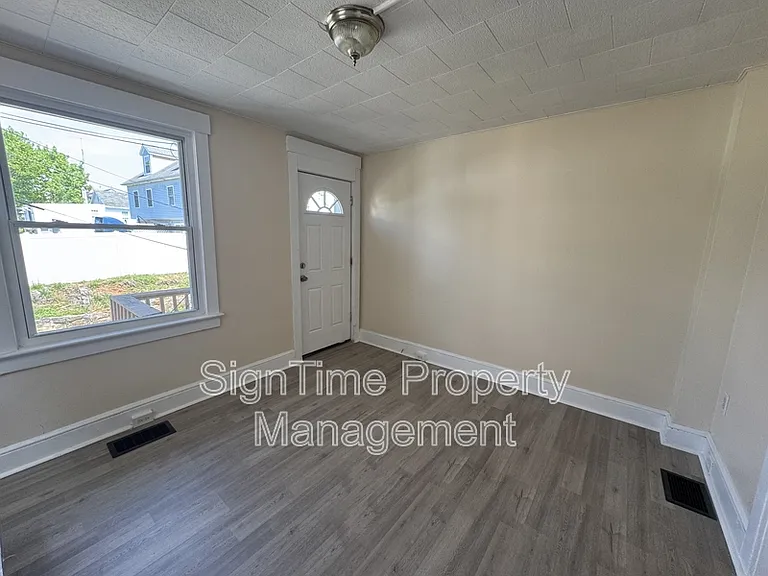 235 East Ave — Photo 4