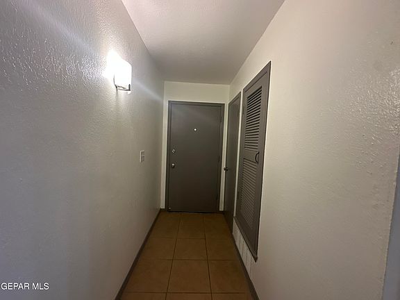 4th image of 3321 E Glen Dr