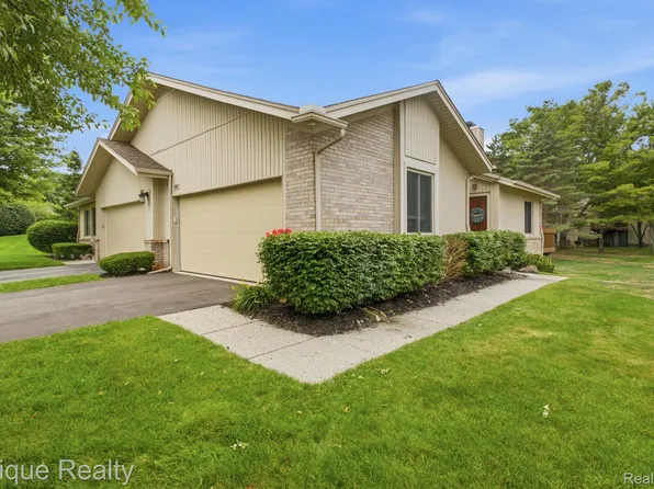 1982 Valley Ln, Lake Orion, MI 48360