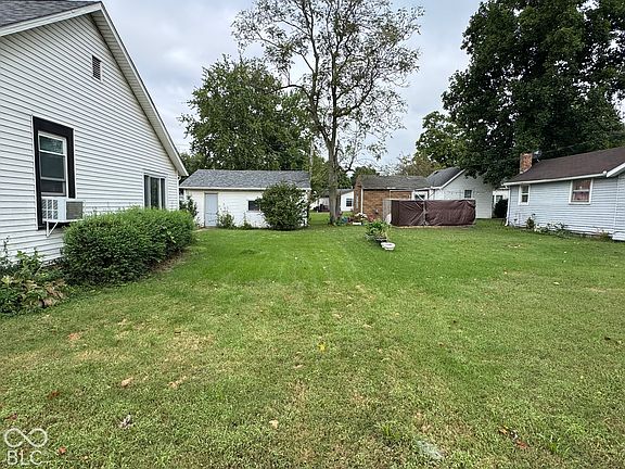 2nd image of 615 Pearl St