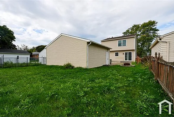 3 bed, 1400 sqft, $1,995 — Photo 4