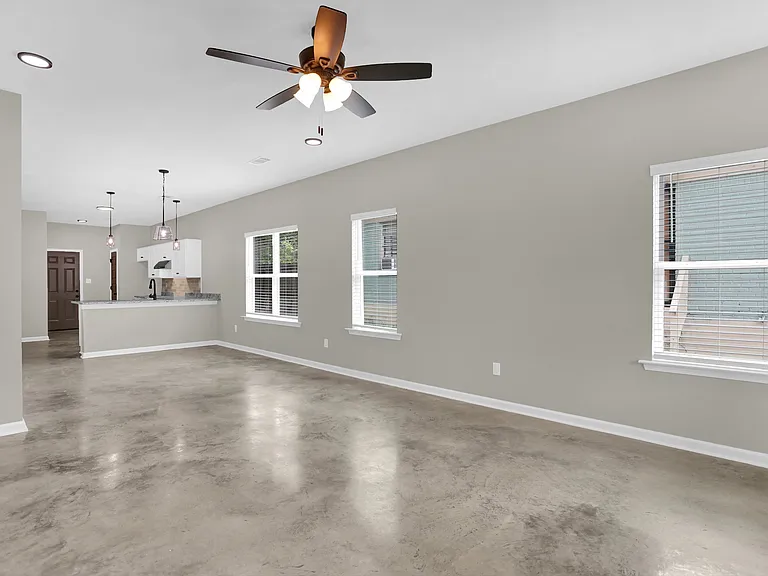 680 Boston St — Photo 7