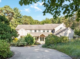 11730 Lakeshore Dr, Grand Haven, MI 49417