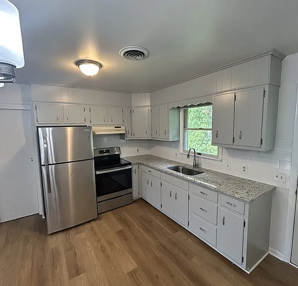 302 Hillside Dr #3 — Photo 8