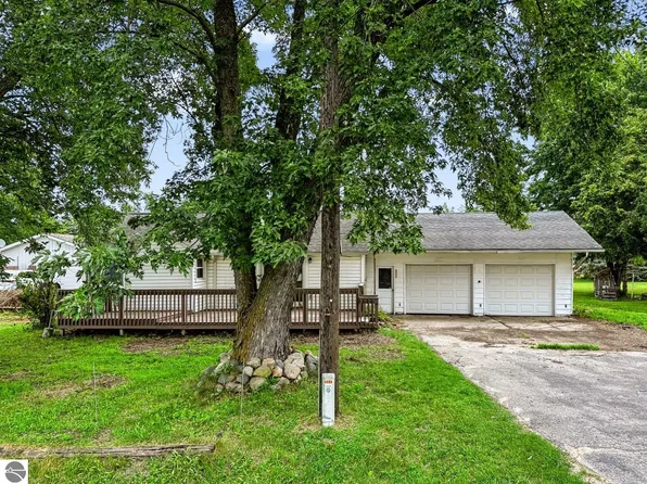 4334 N Mission Rd, Rosebush, MI 48878