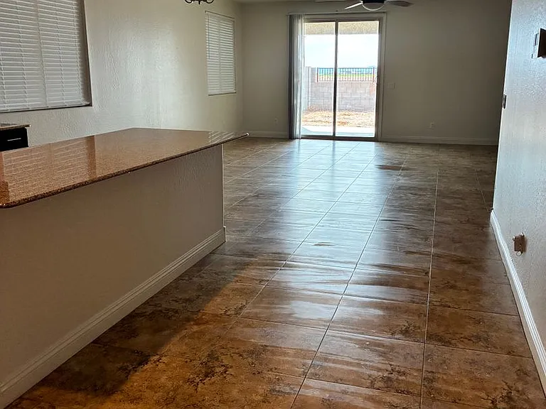 18408 N Salerno Dr — Photo 4
