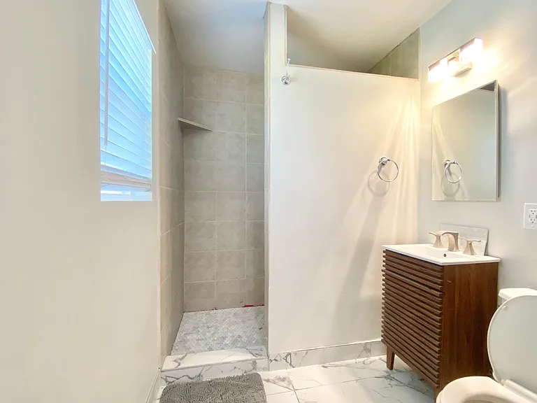 1863 Oliver Ave #5 — Photo 8