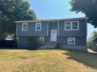 339 Brentwood Pkwy, Brentwood, NY 11717