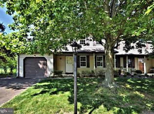 411 Windsor Dr, Harleysville, PA 19438