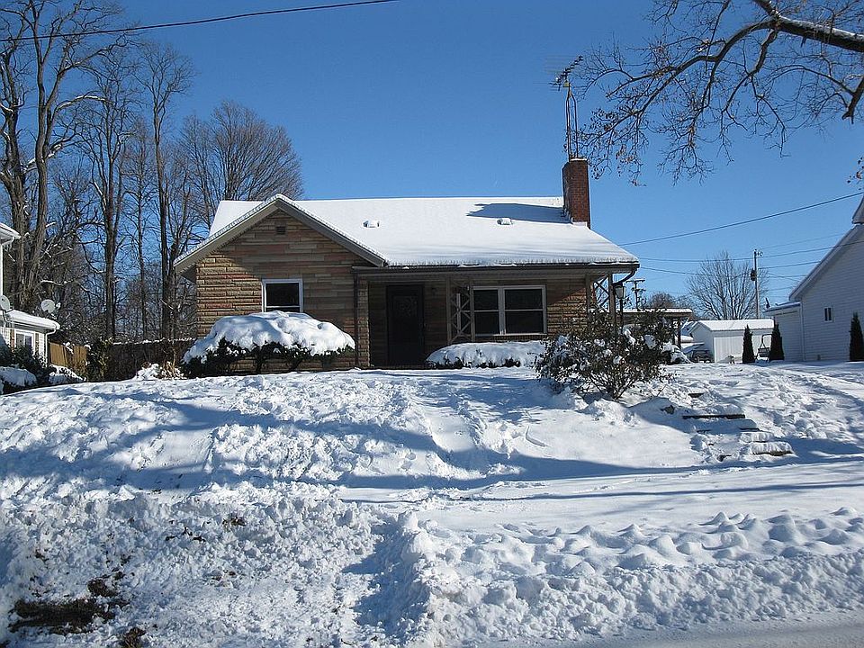 1st image of 207 N Water St
