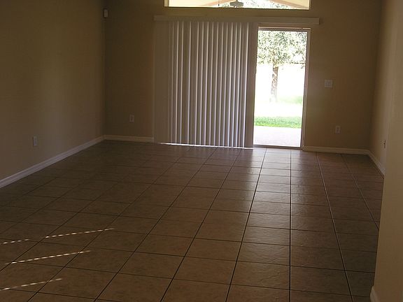 4th image of 1112 Willow Branch Dr