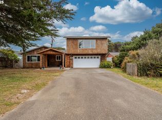 1145 Newport Ave SW, Bandon, OR 97411