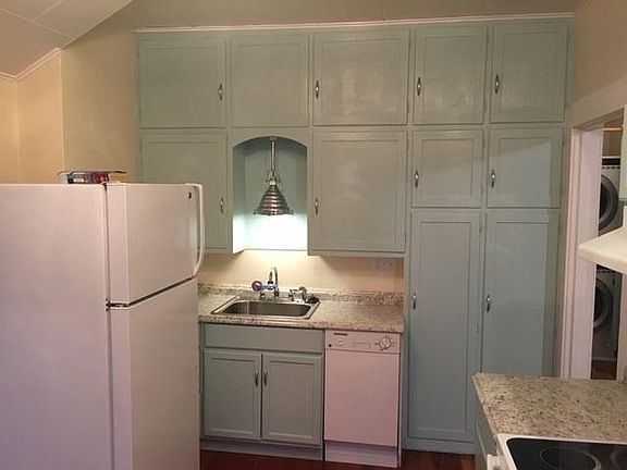 5th image of 1226 W Hays St