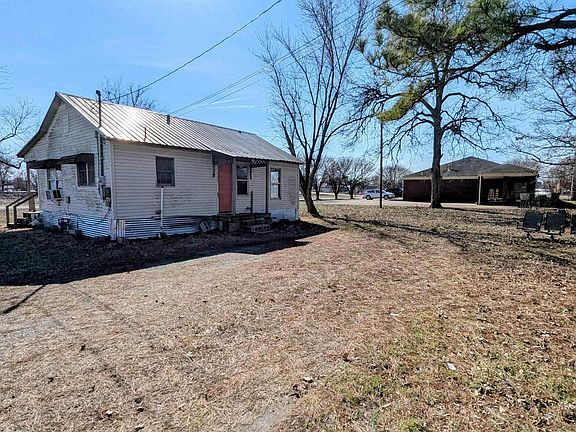 3rd image of 205 Hazel St