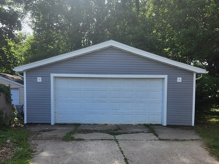 209 S Johnston Ave — Photo 2