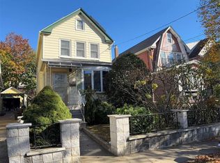 3213 150th Pl, Flushing, NY 11354