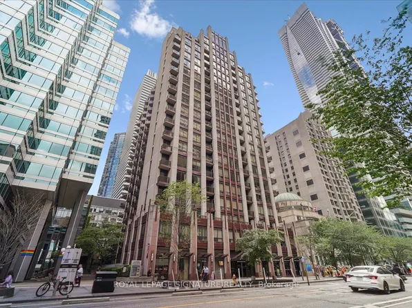 85 Bloor St E #703, Toronto, ON M4W 3Y1