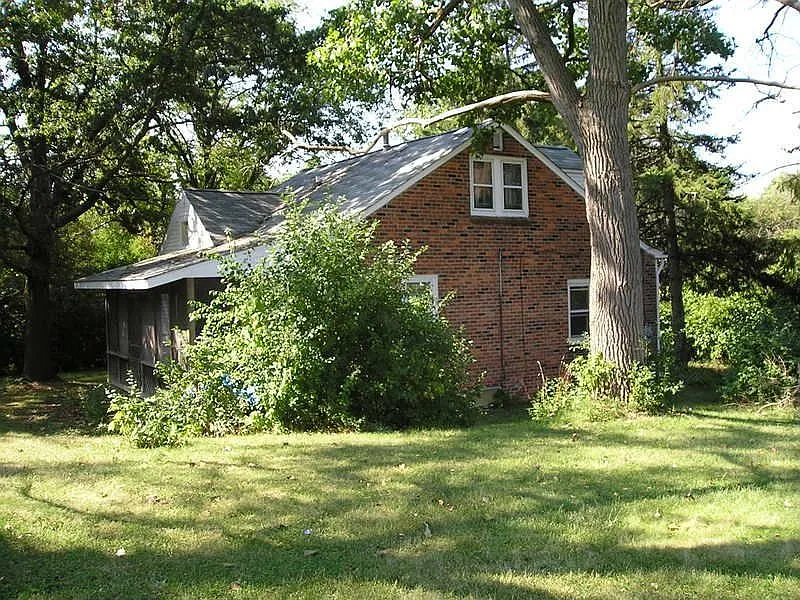 28400 Rollcrest Rd photo 1