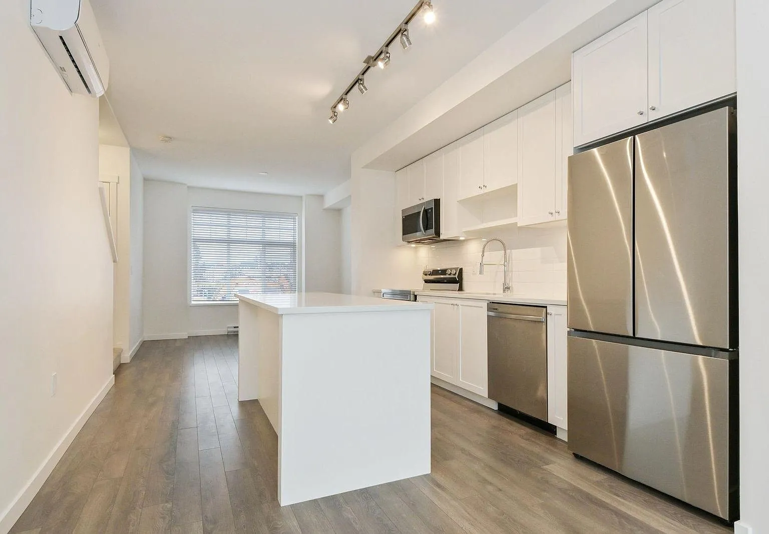 4 bed, 1530 sqft, $3,400 — Photo 3