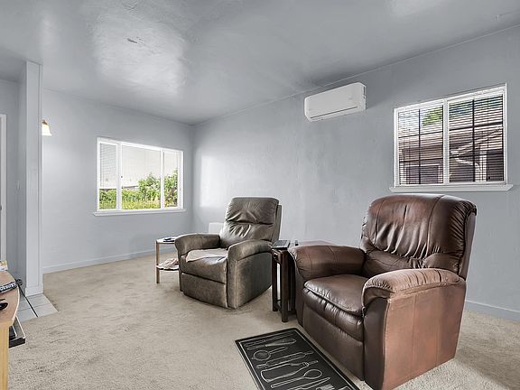 5th image of 378 Park St #378
