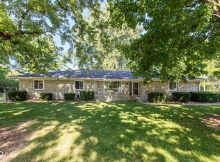 100 Carefree Ct, Greenwood, IN 46142
