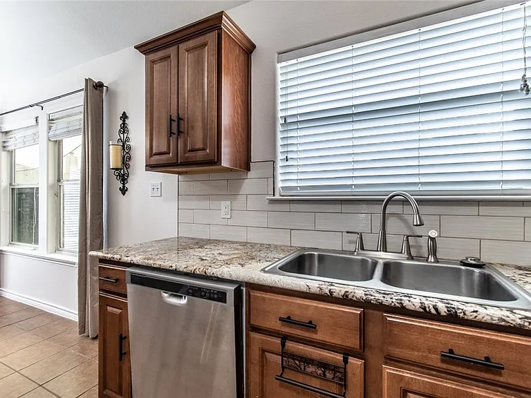3810 Los Arroyos Dr — Photo 29