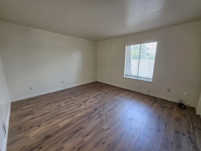200 W Turner Rd #4 — Photo 15