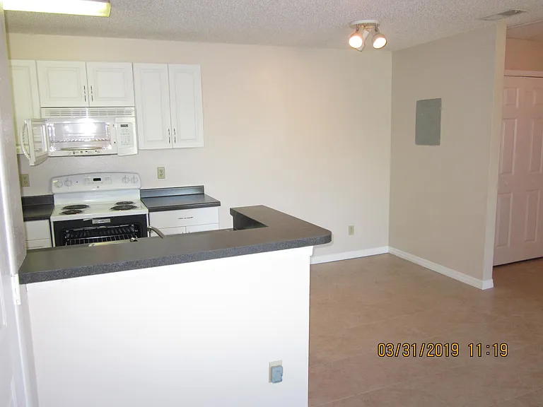 2030 Cascades Blvd #303 — Photo 11