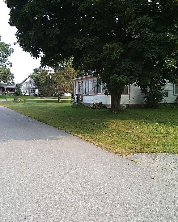 4 Crescent St, Milo, ME 04463 Zillow