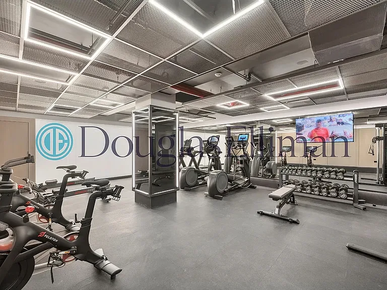 295 Park Ave S #7H — Photo 8