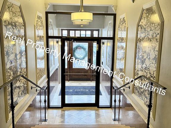 5th image of 807 W 48th St APT 702