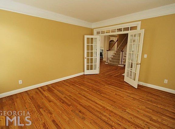 5th image of 13 Fairhill Ct NW